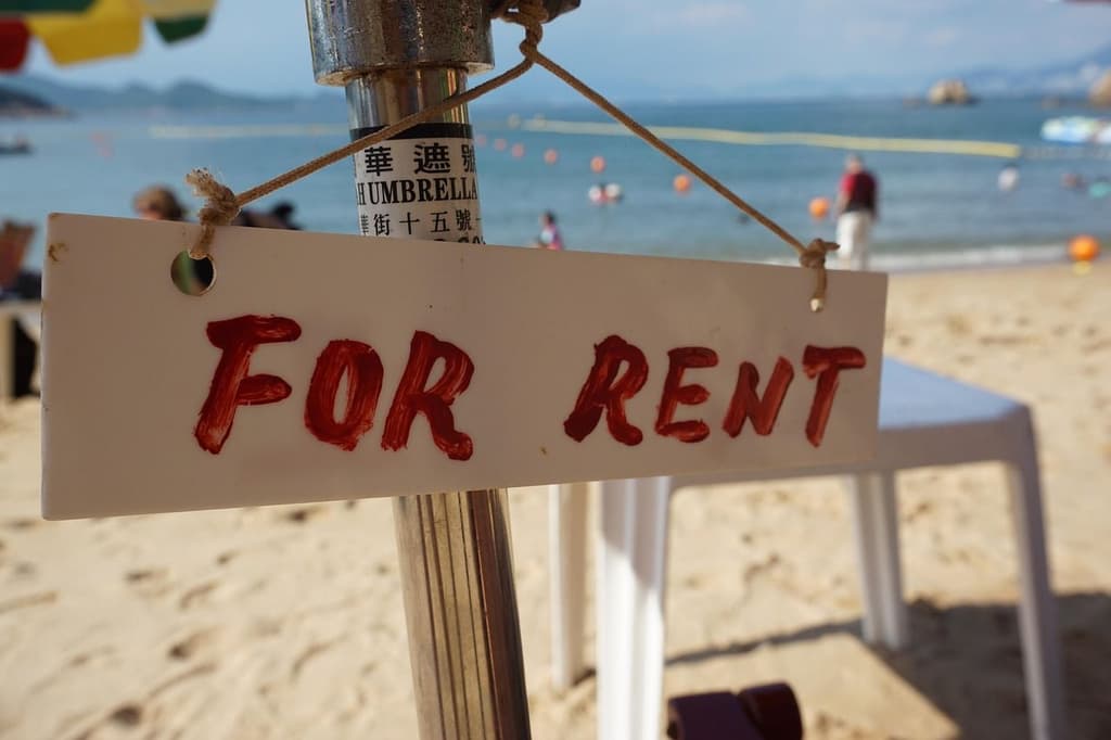 Beach for rent sign
