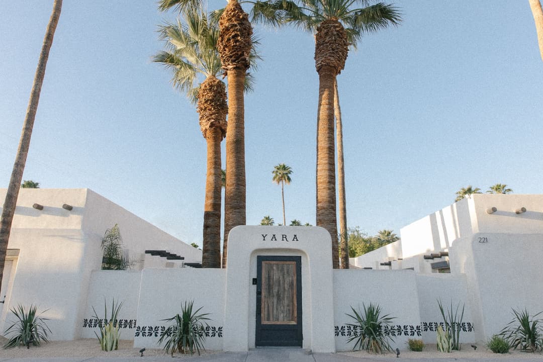 Front Area of the Yara Hotel Palm Springs