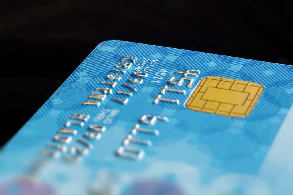 Plastic credit card with chip
